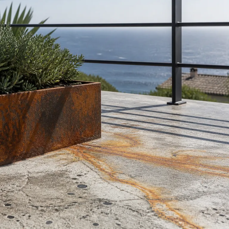 An elegant guide to luxury resorts in Saint‑Tropez and coastal villas on the French Riviera